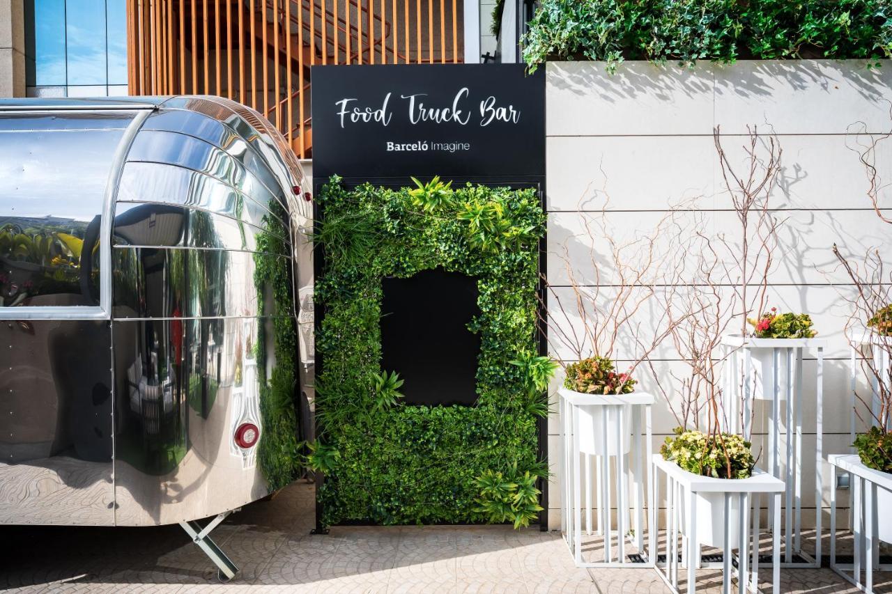 Barcelo Imagine Otel Madrid Dış mekan fotoğraf Airstream Food Truck Bar