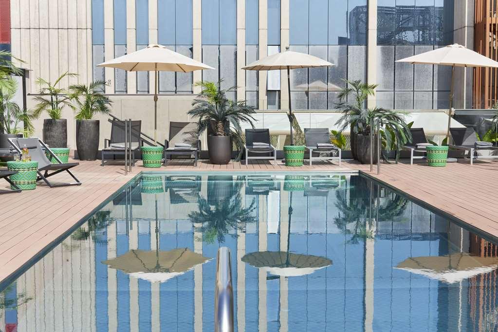 Barcelo Imagine Otel Madrid Konforlar fotoğraf The pool at the hotel