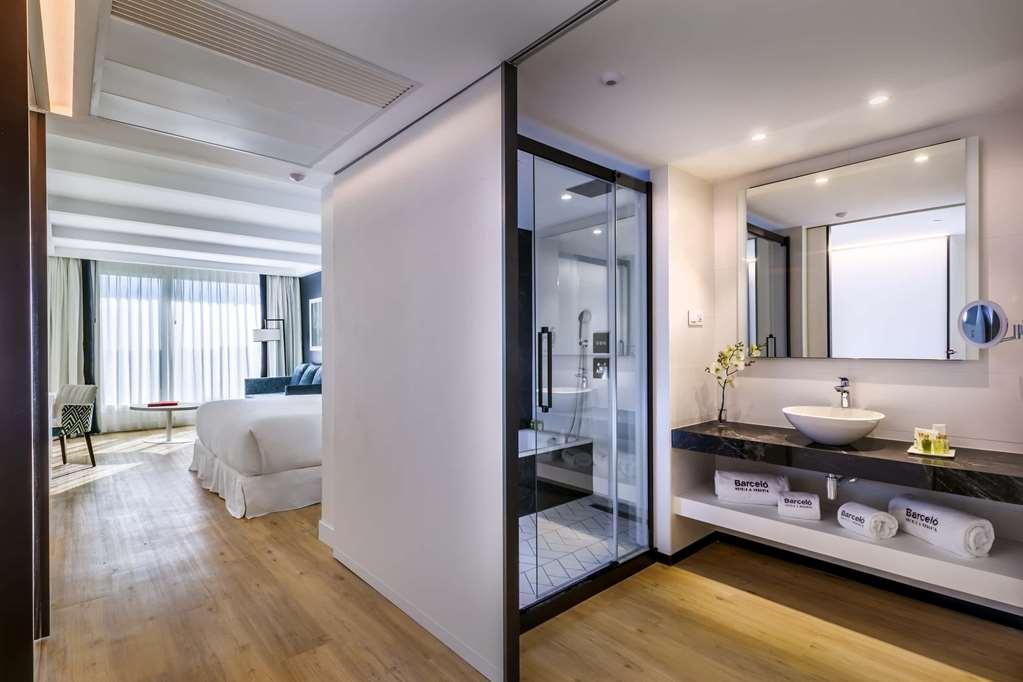 Barcelo Imagine Otel Madrid Oda fotoğraf A bathroom at the hotel