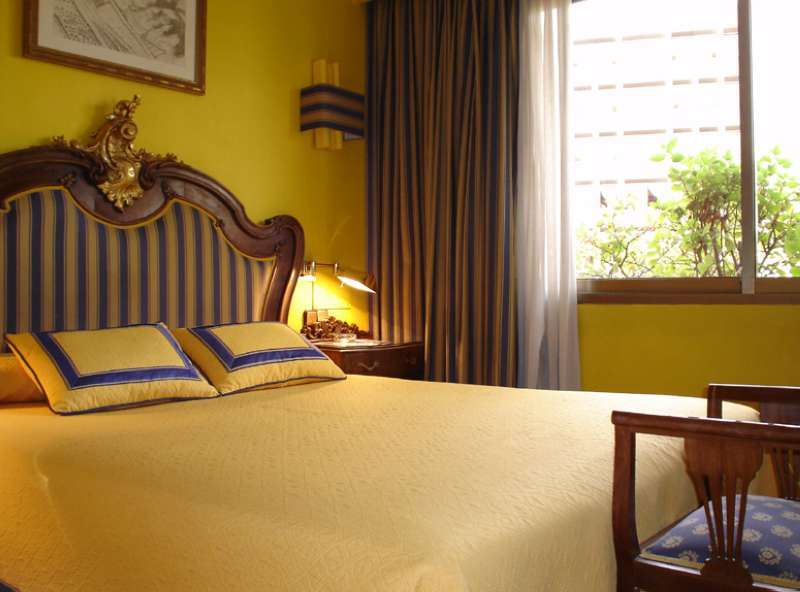 Barcelo Imagine Otel Madrid Oda fotoğraf A room at the hotel