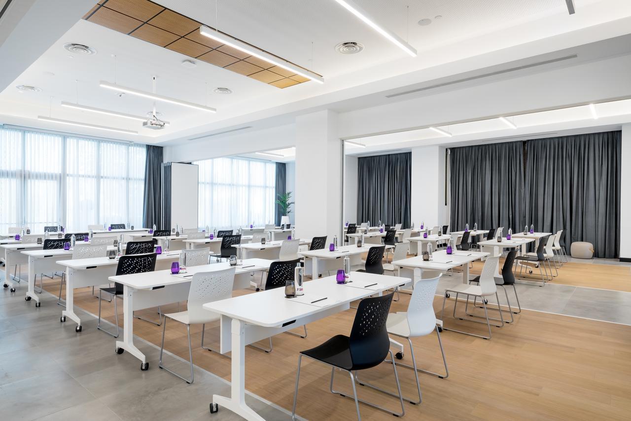 Barcelo Imagine Otel Madrid Dış mekan fotoğraf The conference room