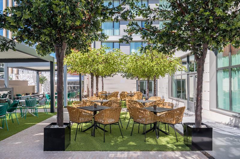 Barcelo Imagine Otel Madrid Dış mekan fotoğraf The Garden